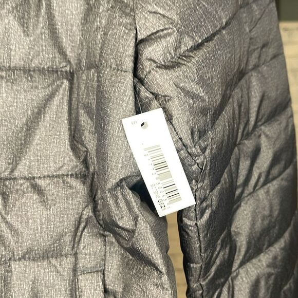 Amazon Men's Lightweight Water-Resistant Packable Hooded Puffer Jacket - Picture 10 of 10